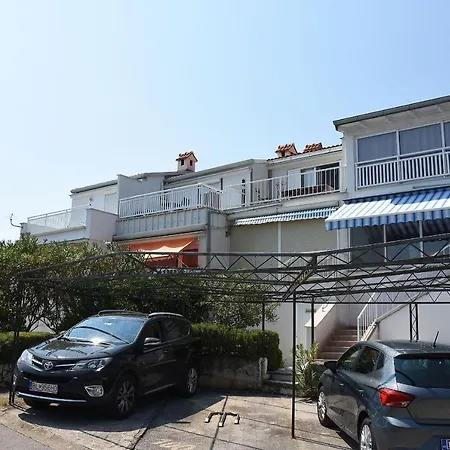 Cosy With A Terrace And A Sea View Appartement Ravni